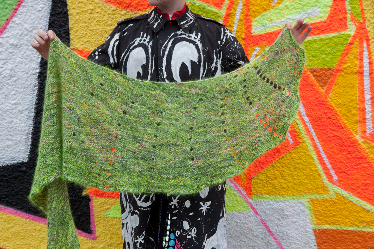 Dotted Rays in Seed Stitch