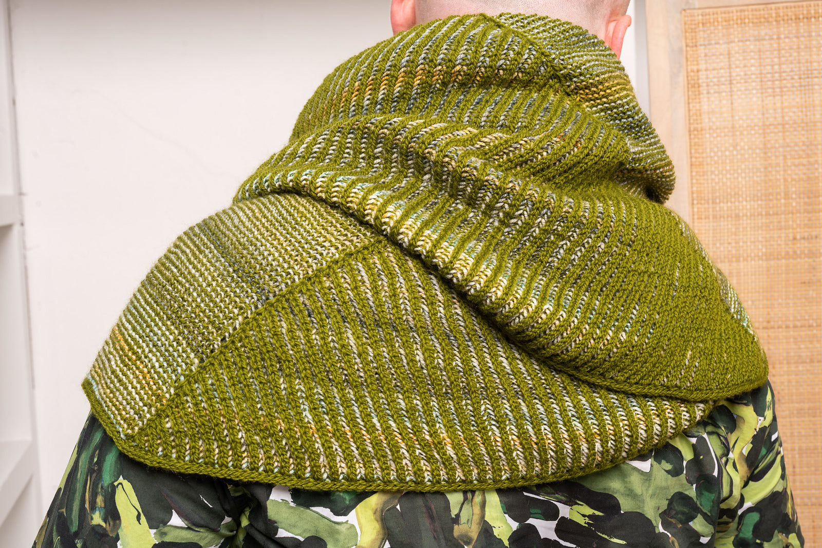 Briogarter Split Shawl
