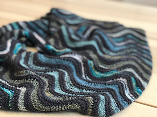 Painting Waves Cowl