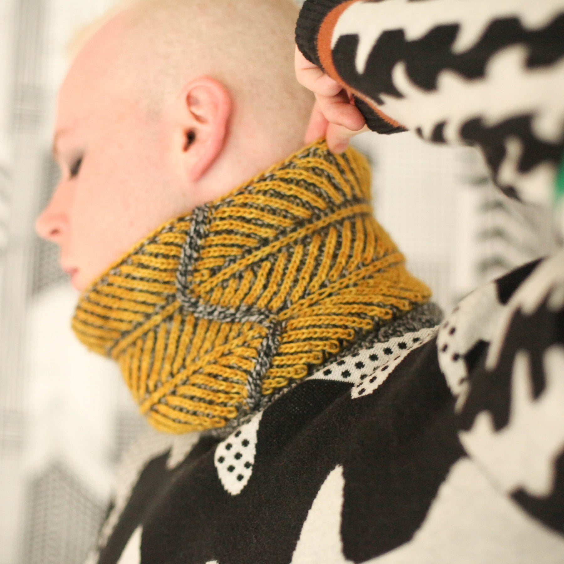 Briochevron Drawstring Tube