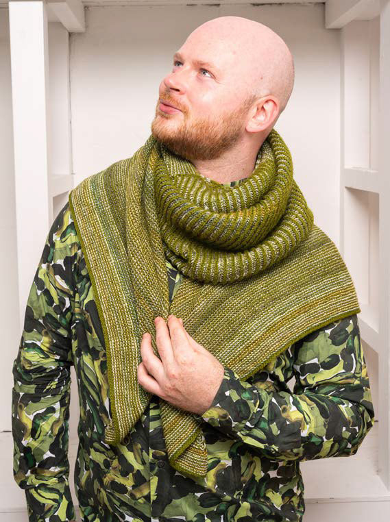 Briogarter Split Shawl