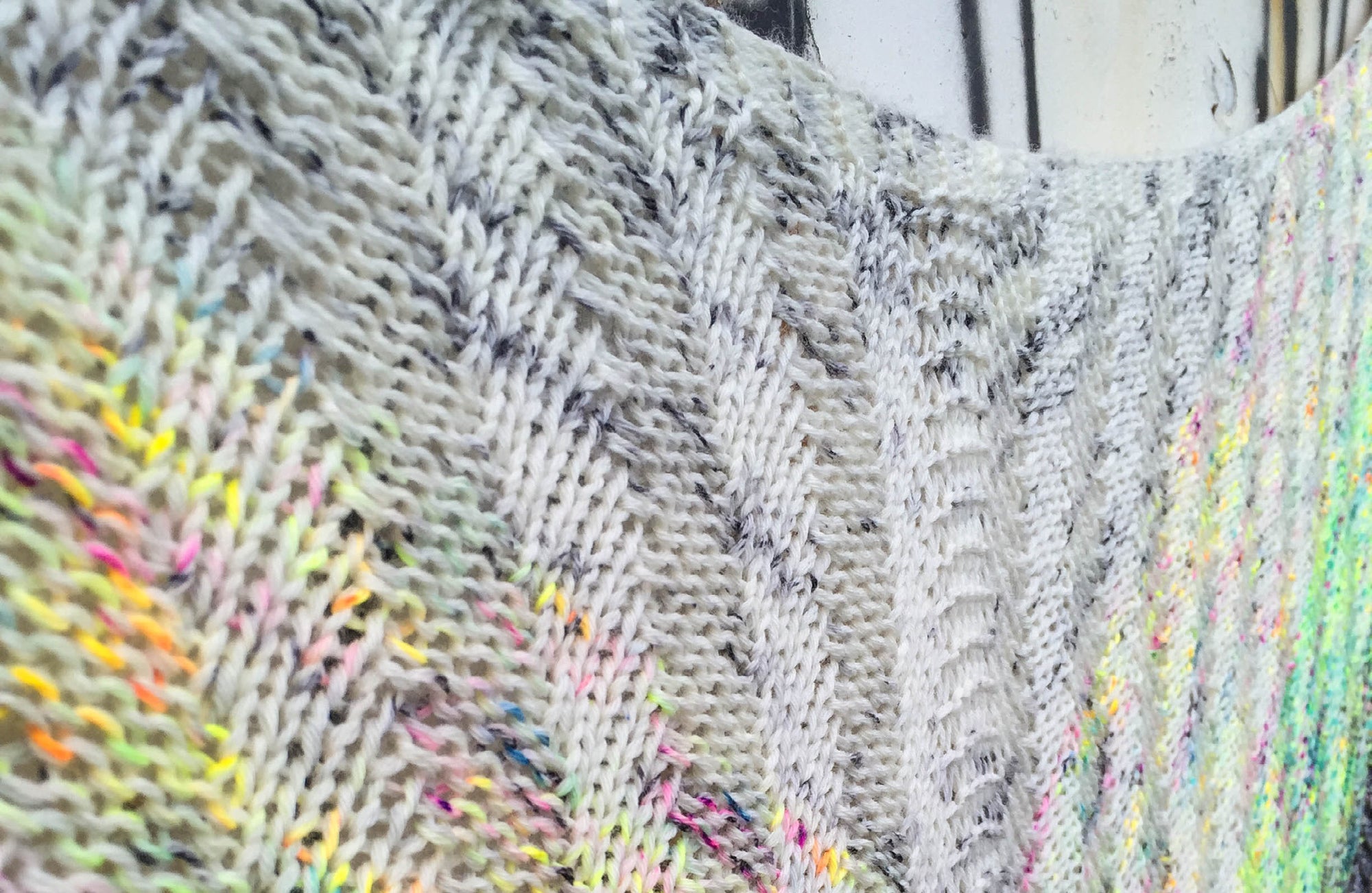 Marled Fade Triangle